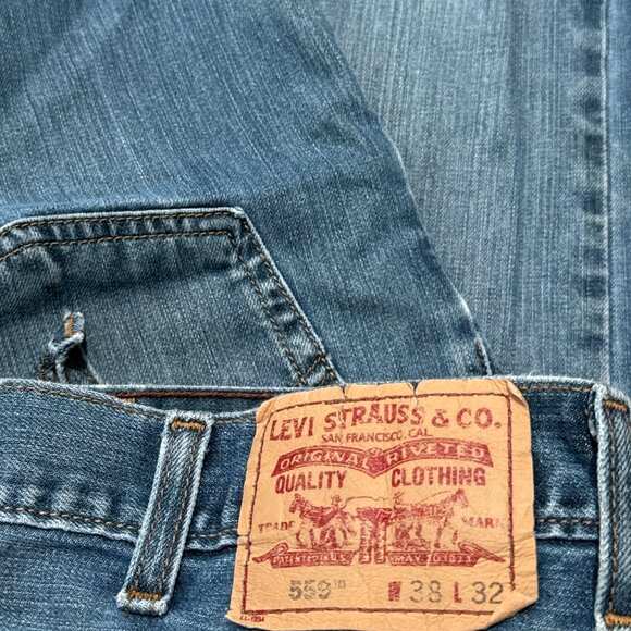 Levi’s 559 Relaxed Straight Jeans Medium Wash Blue Men’s Size 38x32 FOR REPAIR - Picture 5 of 8